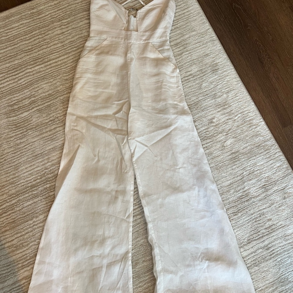 Chic Cream Linen Jumpsuit with Wide-Leg Silhouette